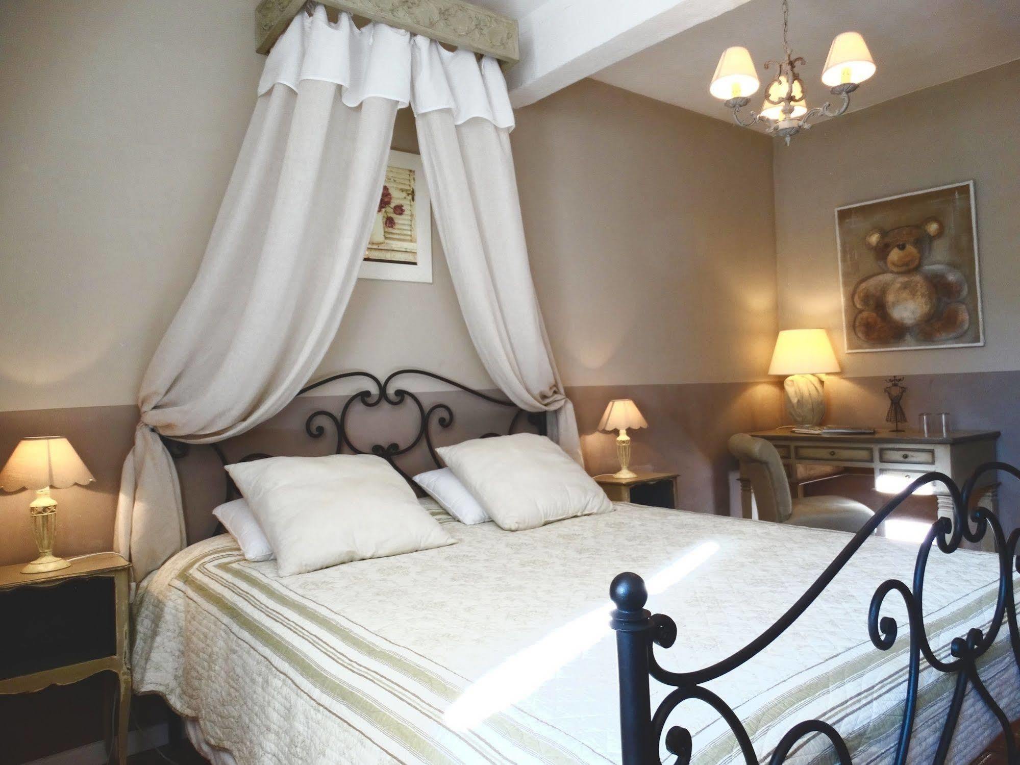 Bed and Breakfast Un Patio En Luberon Ansouis Экстерьер фото