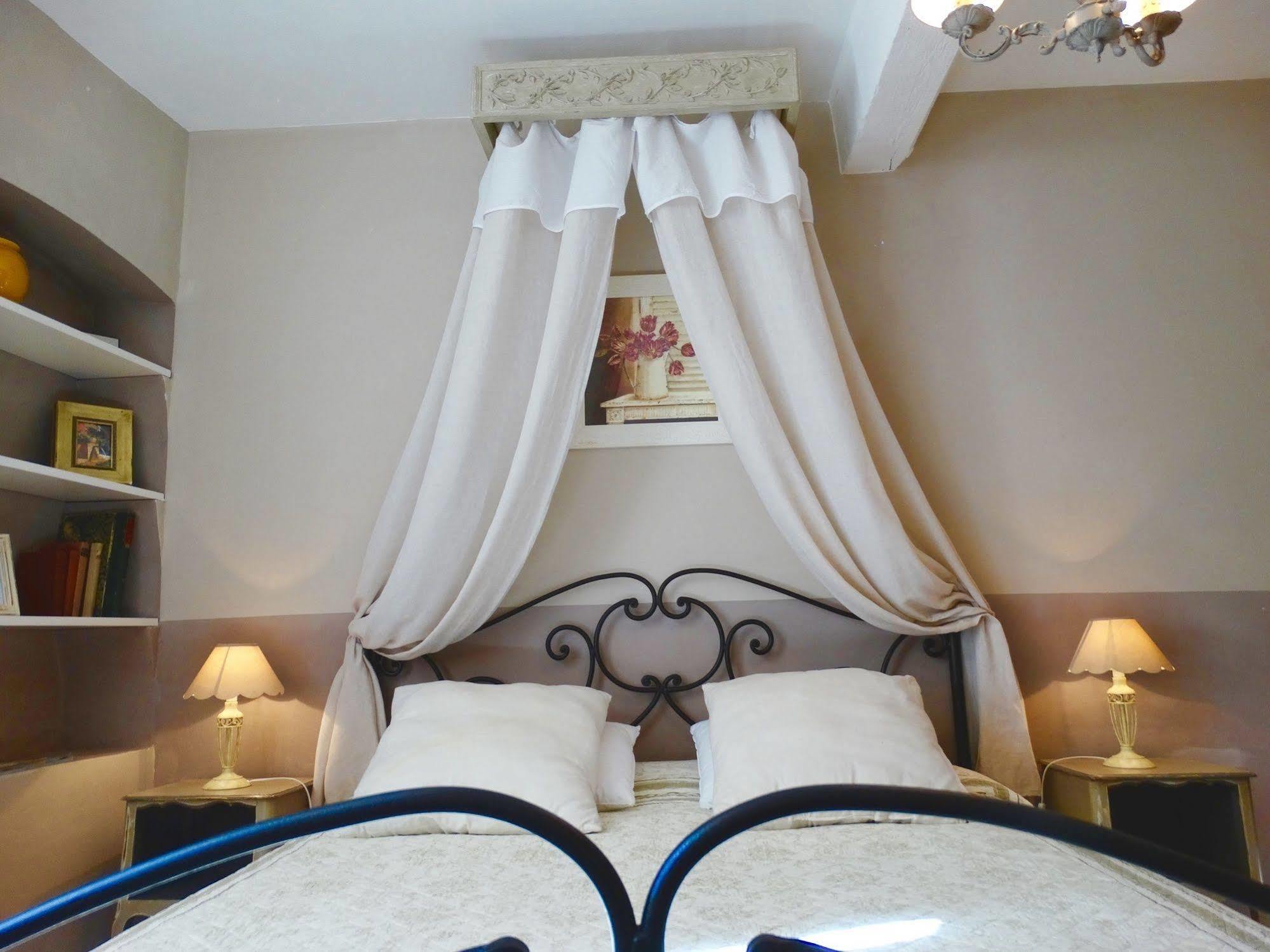 Bed and Breakfast Un Patio En Luberon Ansouis Экстерьер фото